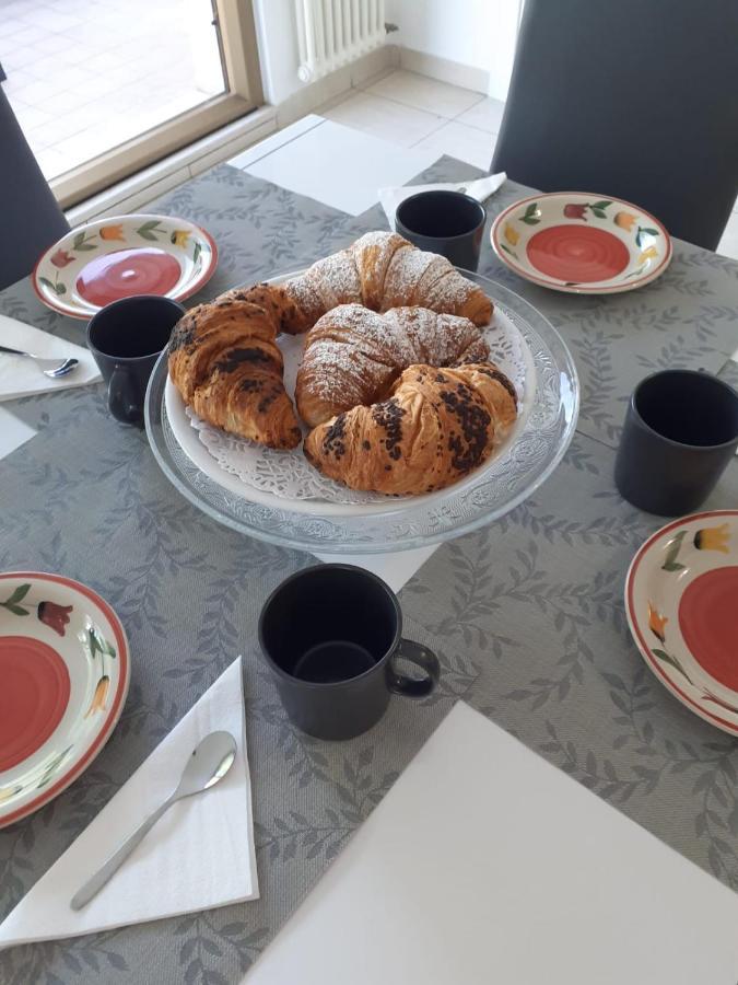 Madonna Della Pace La Casa Di Roberto Bed & Breakfast エクステリア 写真
