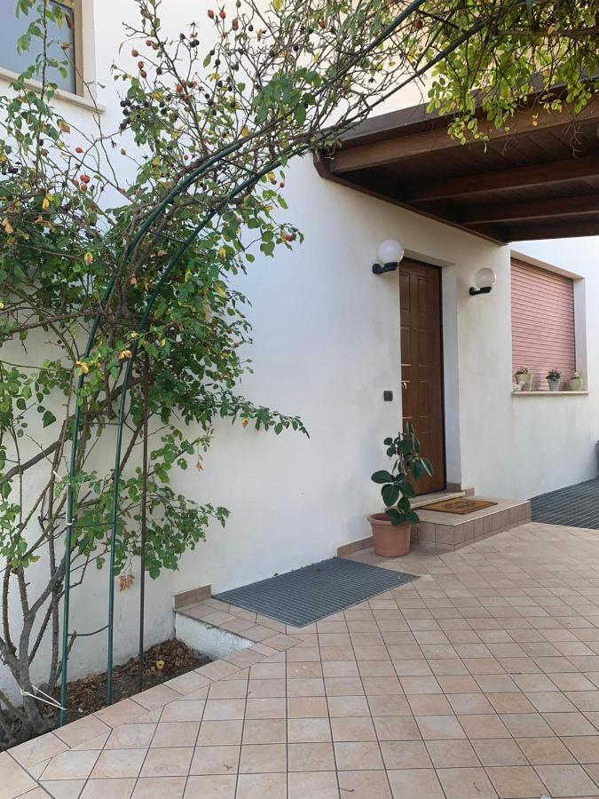 Madonna Della Pace La Casa Di Roberto Bed & Breakfast エクステリア 写真